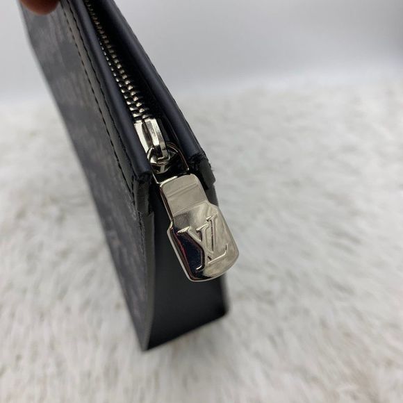 Louis Vuitton Chapman Brother Lion Pochette Voyage bag clutch Monogram LV Savane - Picture 6 of 13